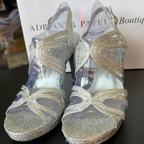 EUC Adrianna Papell Boutique Beck’s  Dress Strappy Sandals Silver Foil size 8 main image 7